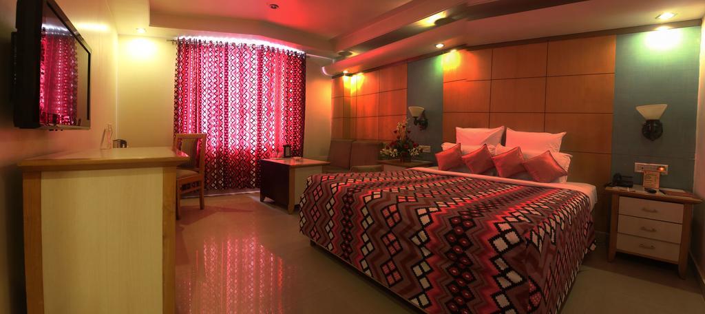 Hotel Grand International Rāipur 外观 照片