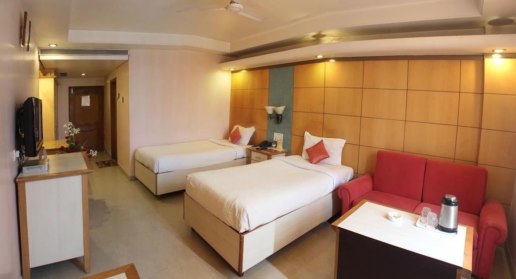 Hotel Grand International Rāipur 外观 照片