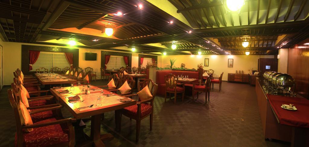 Hotel Grand International Rāipur 外观 照片