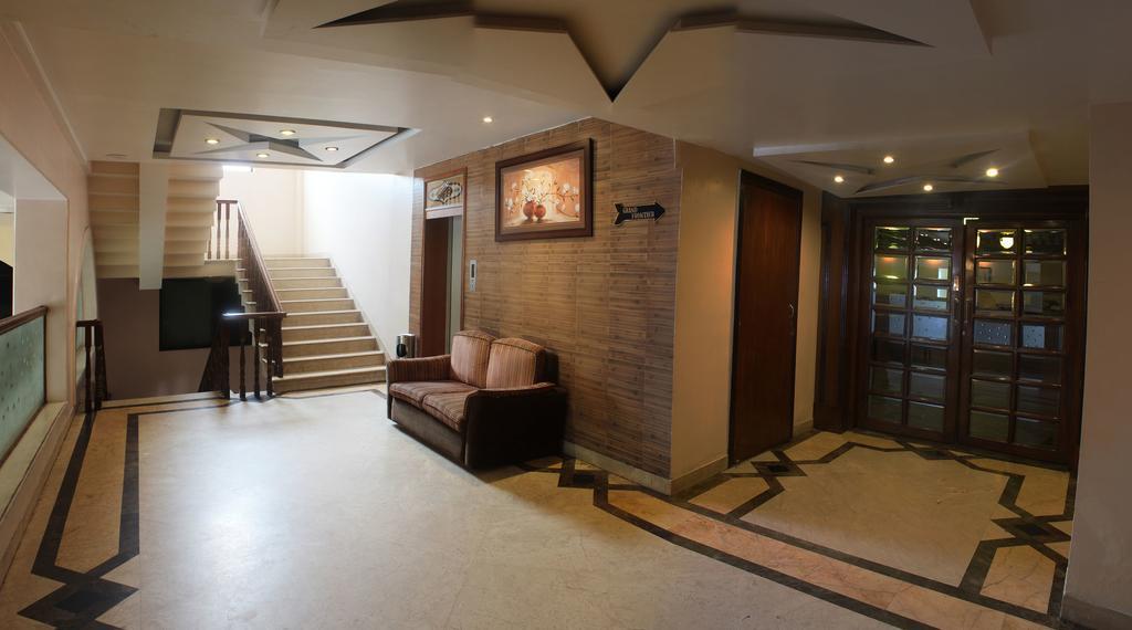 Hotel Grand International Rāipur 外观 照片