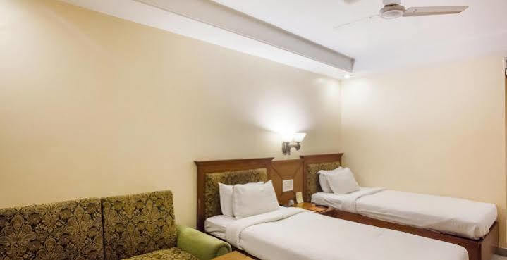 Hotel Grand International Rāipur 外观 照片