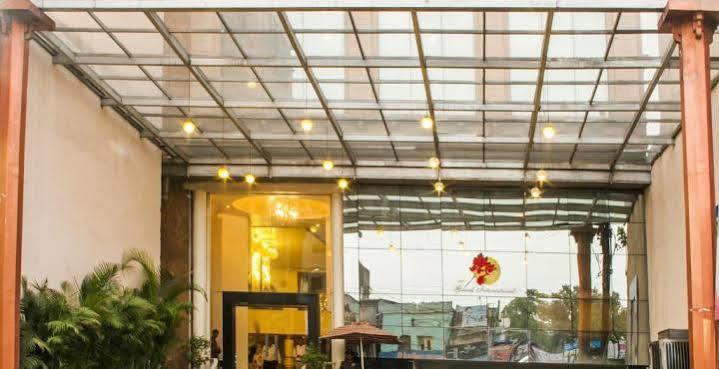 Hotel Grand International Rāipur 外观 照片