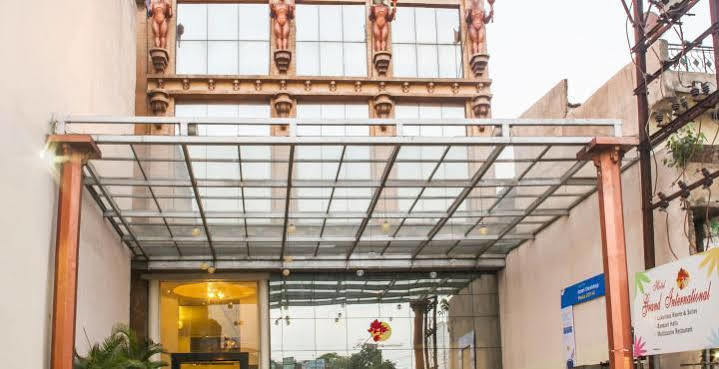 Hotel Grand International Rāipur 外观 照片