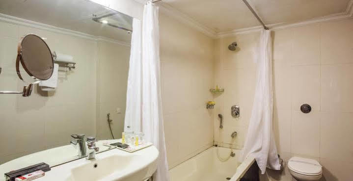 Hotel Grand International Rāipur 外观 照片