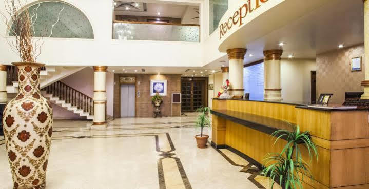 Hotel Grand International Rāipur 外观 照片