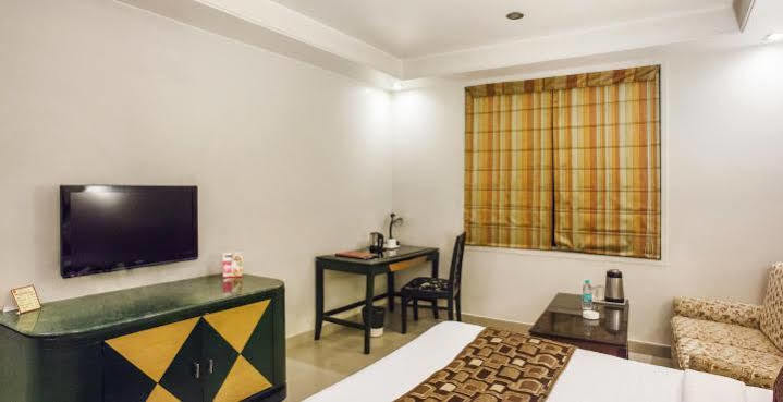 Hotel Grand International Rāipur 外观 照片