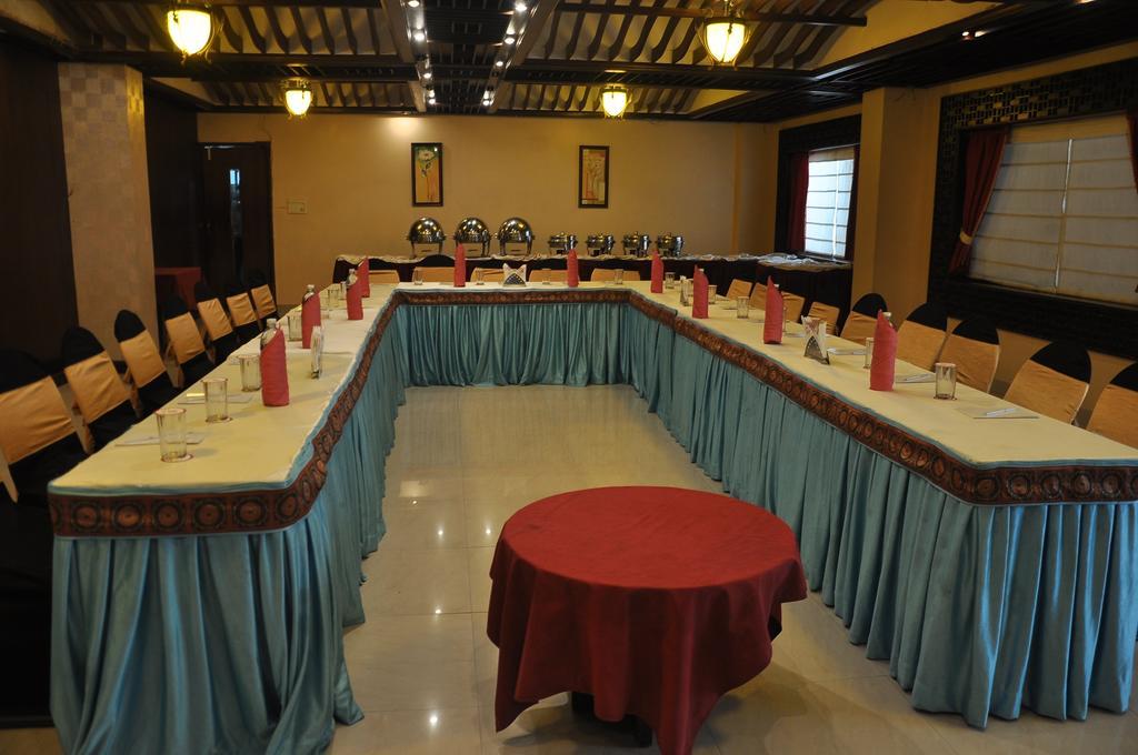 Hotel Grand International Rāipur 外观 照片