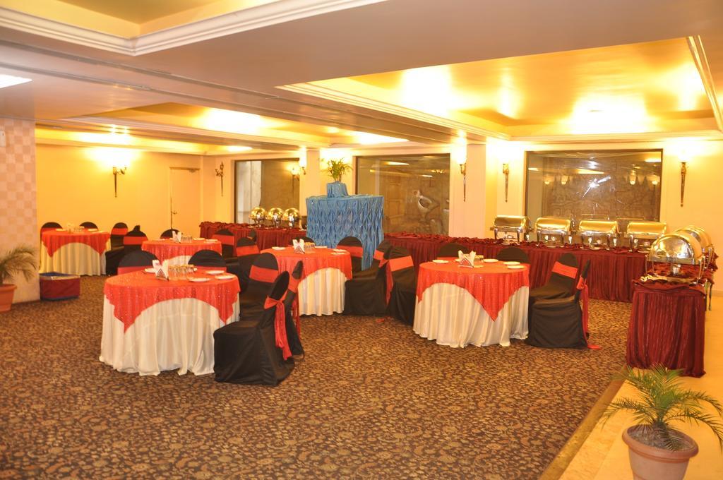 Hotel Grand International Rāipur 外观 照片